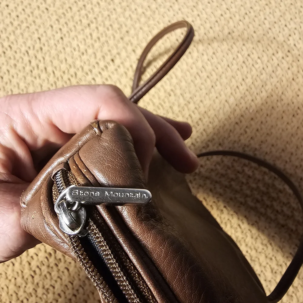 Stone‎ Mountain vintage-style dome Leather crossbody bag